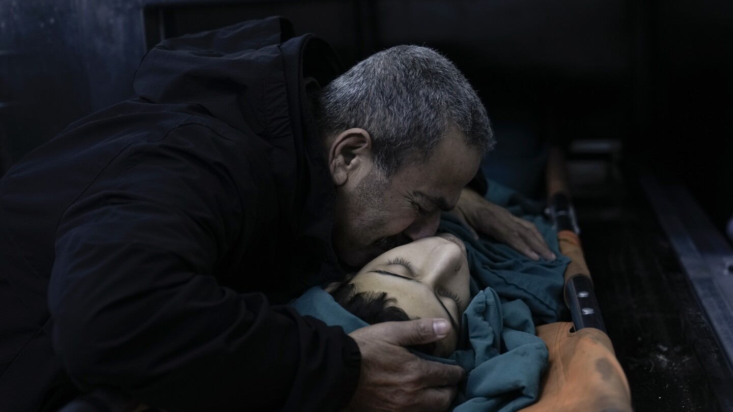 Hamas Frees 16 Hostages in Exchange for Palestinian Prisoners