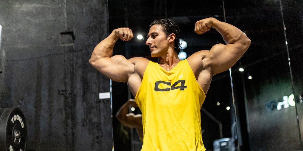 "Pro Bodybuilders' Tips: Slow Reps vs Fast Reps for Optimal Muscle Growth"