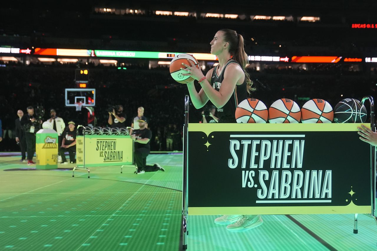 Featured image for Kenny Smith's Controversial Remarks on Sabrina Ionescu Spark Backlash