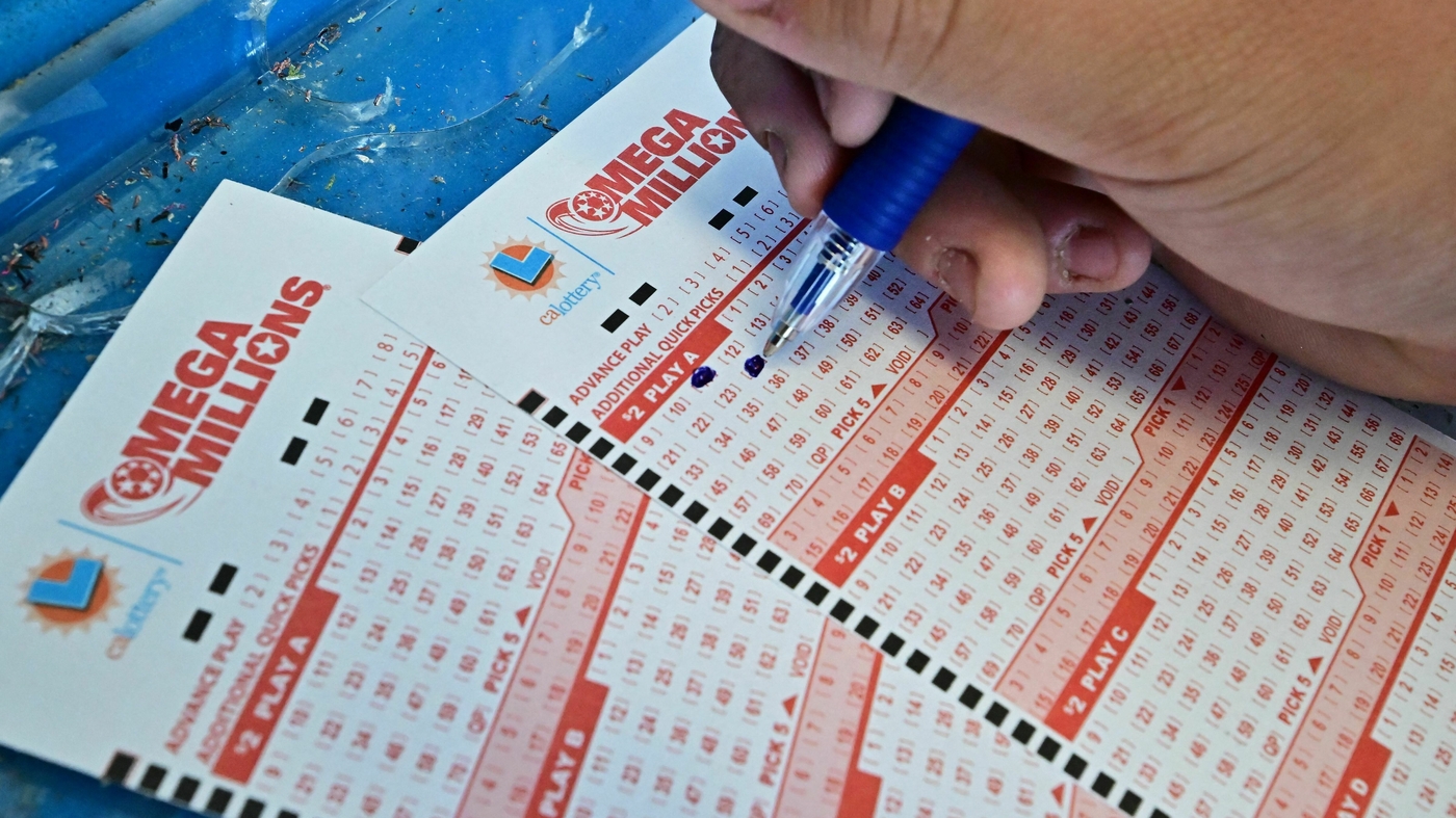 "Record-Breaking Mega Millions Jackpot Soars to $1.537 Billion"