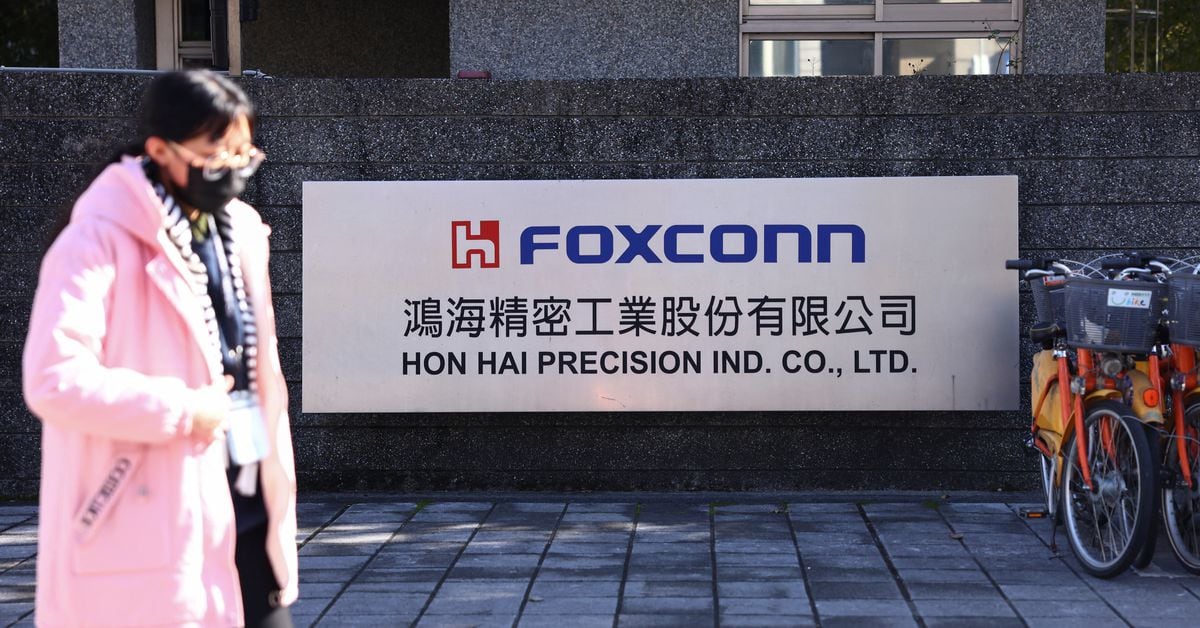 Foxconn's $19.5 Billion Vedanta Chip Plan Abandoned, Dealing a Blow to India