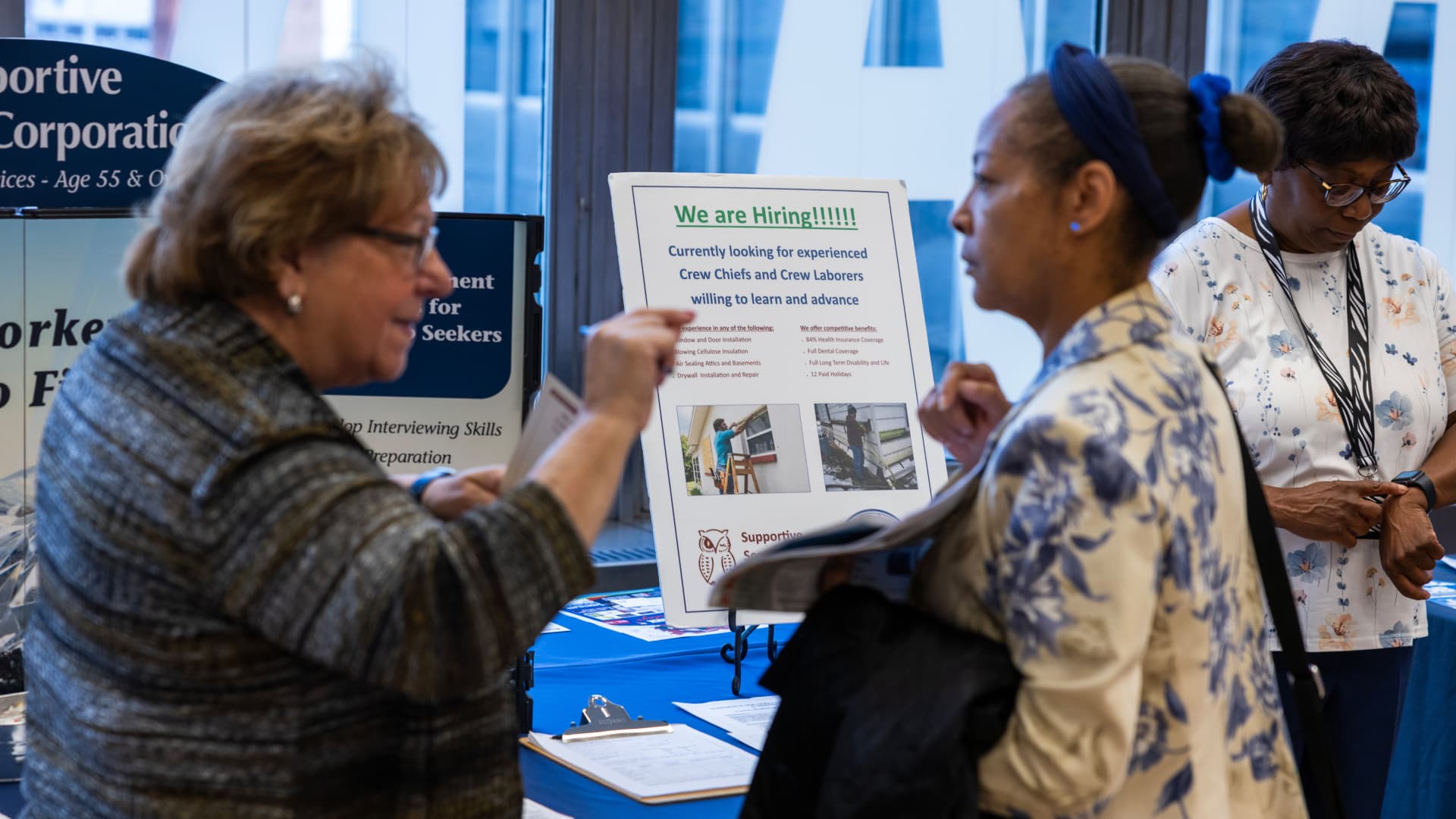 Featured image for US Private Sector Loses Jobs in September Amid Shutdown Uncertainty