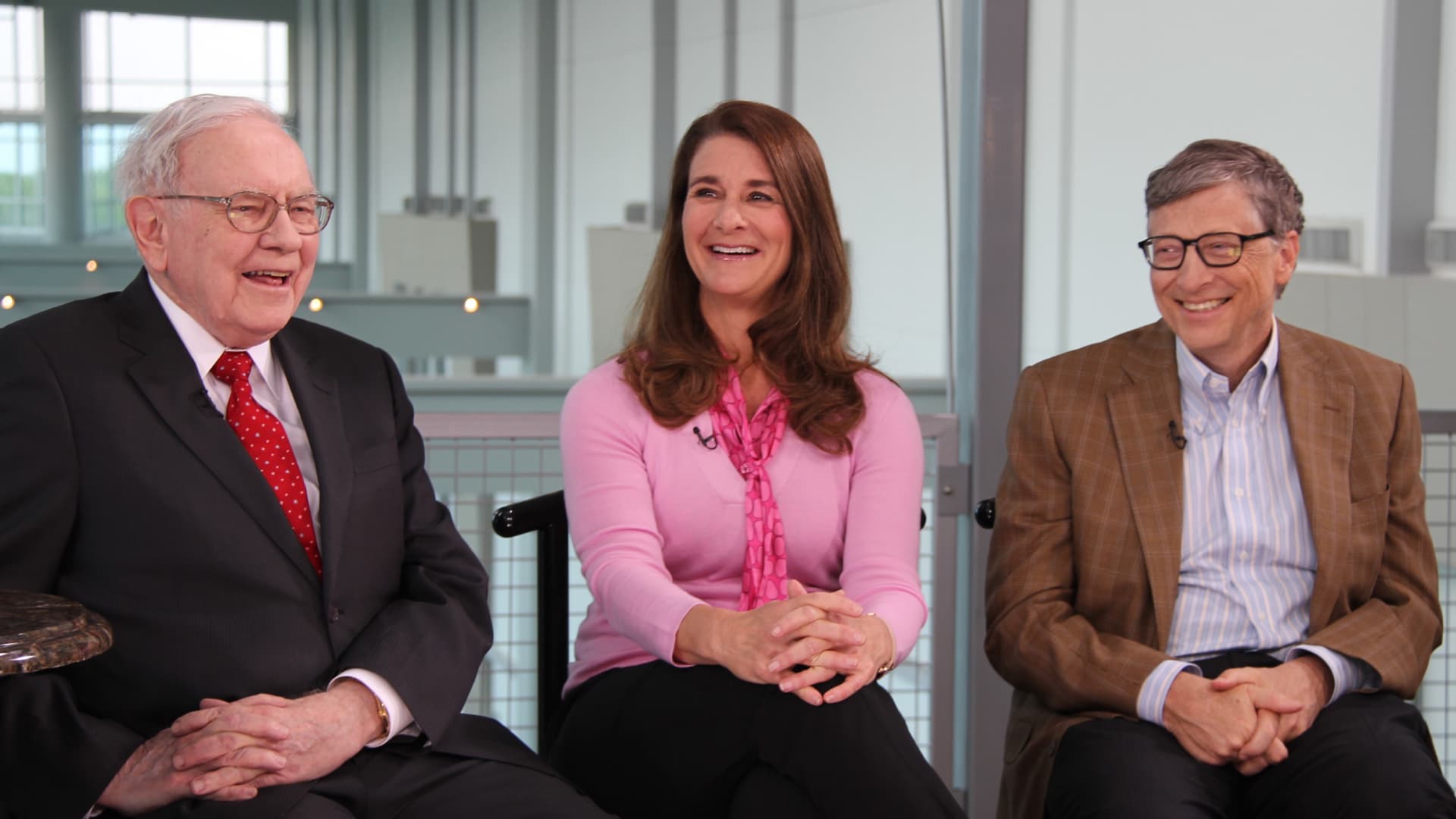 Featured image for The Giving Pledge's Promises: A 15-Year Review of Billionaire Philanthropy