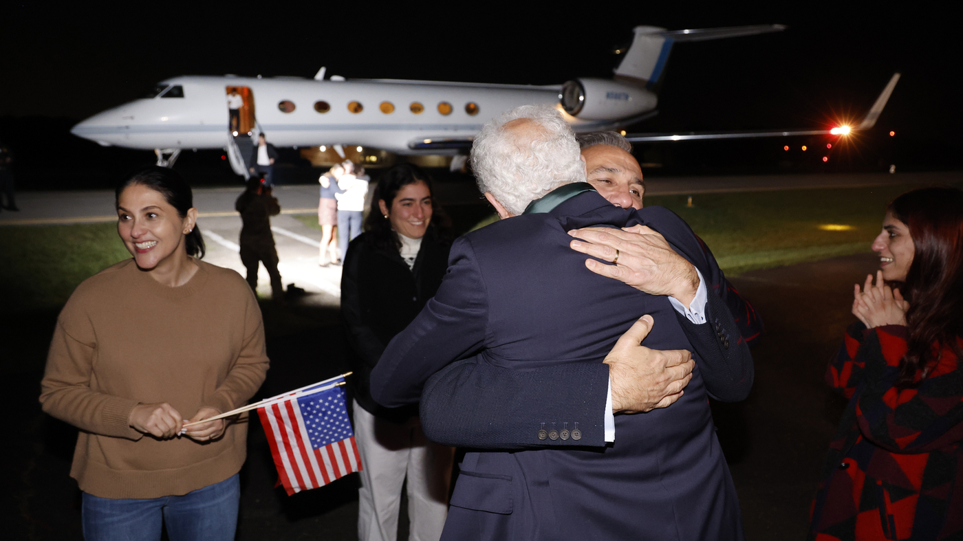 Americans Released in Iran Prisoner Swap Return to U.S.