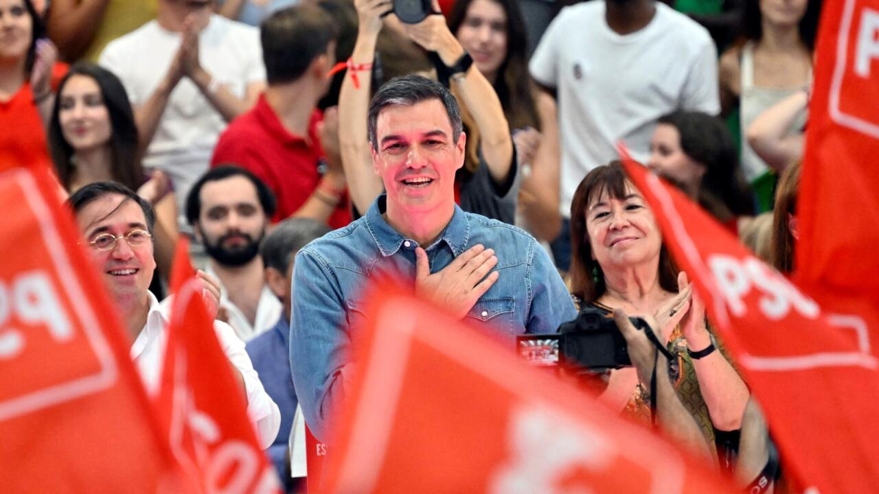 Featured image for "Spanish PM Sanchez's Snap Election Hopes Rely on Fear of Far-Right"