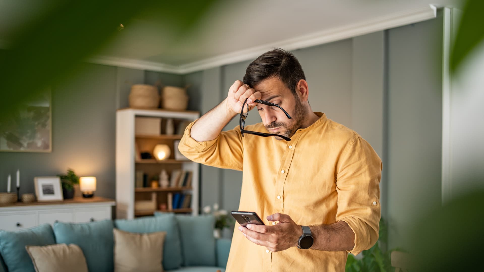 Featured image for "Top Conversation to Avoid Over Text, Says Etiquette Expert"