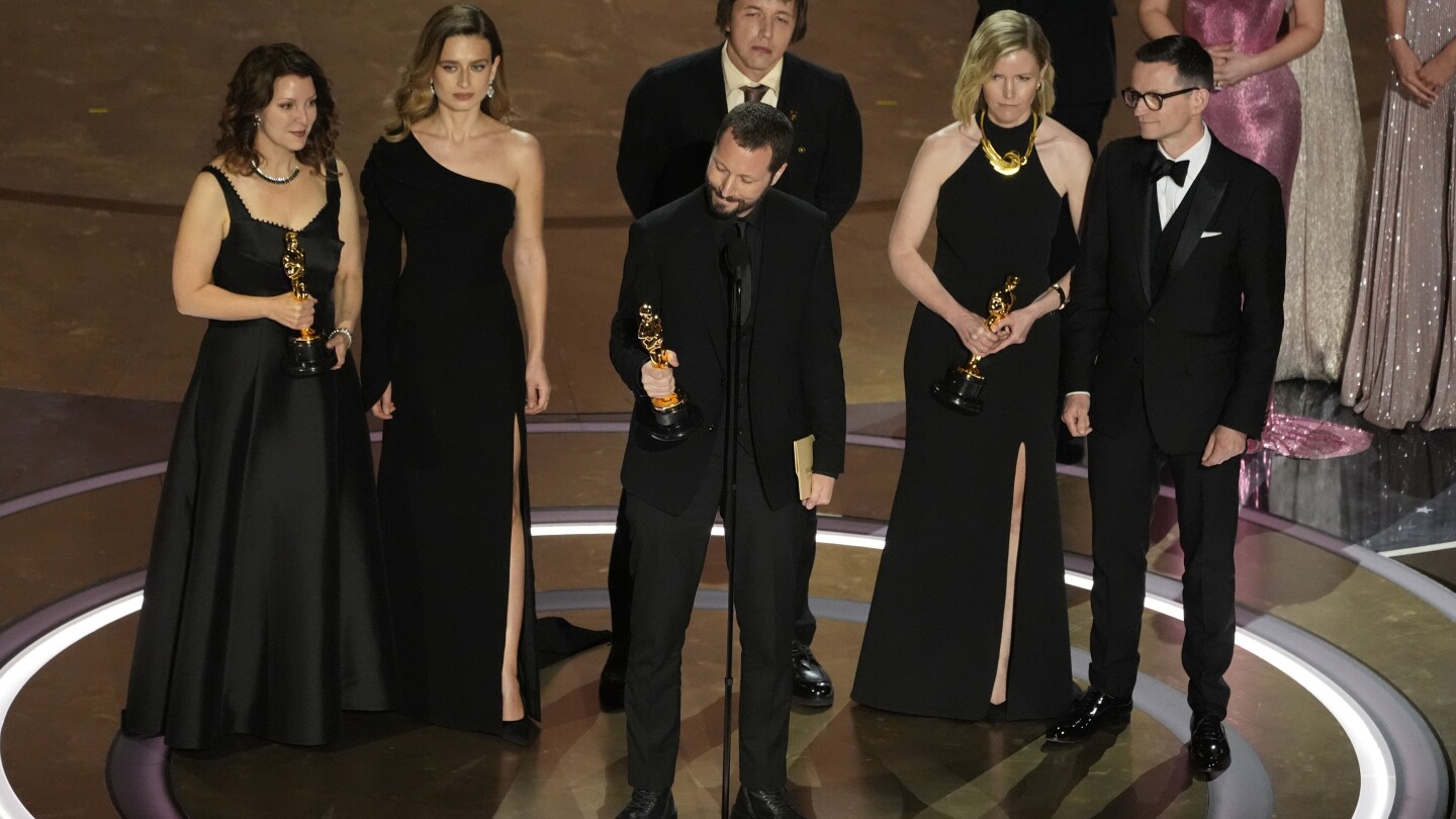 Featured image for "Ukrainian Documentary '20 Days in Mariupol' Makes History at Oscars"