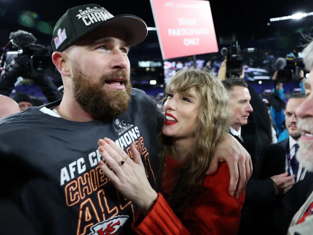 Featured image for Travis Kelce’s Golf Buddy Reveals Truth About His and Taylor Swift’s Wedding Guest List