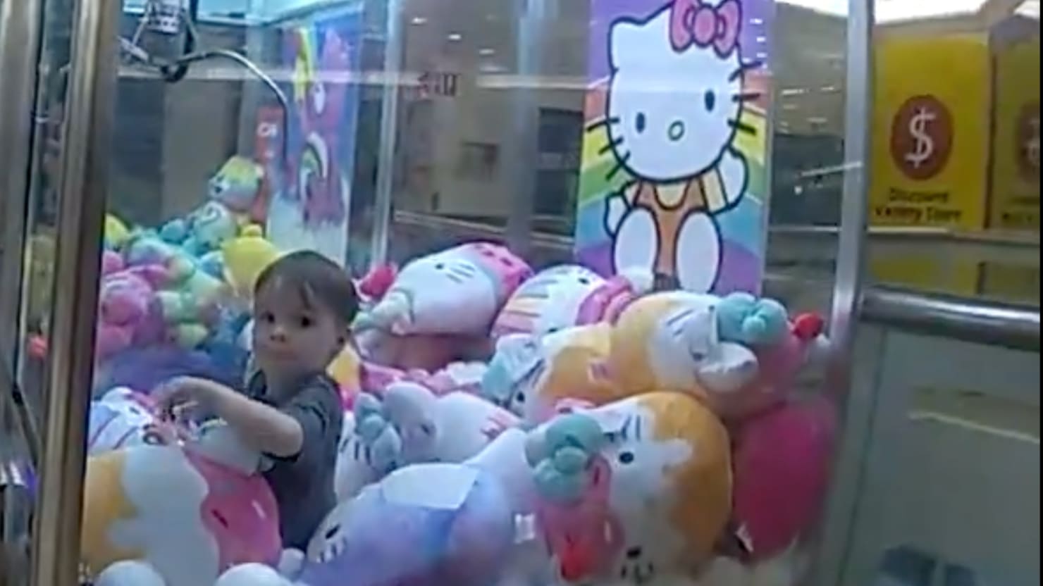 Featured image for "Police Rescue 3-Year-Old Boy Trapped in Hello Kitty Claw Machine"