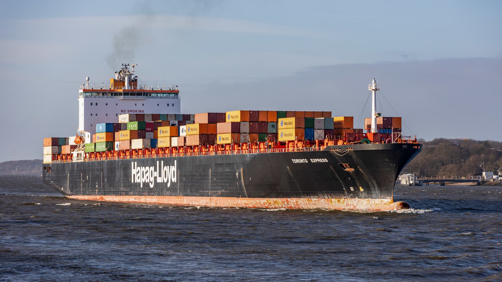 Featured image for "CEO of Hapag-Lloyd Addresses Global Trade Outlook and Supply Chain Disruptions"