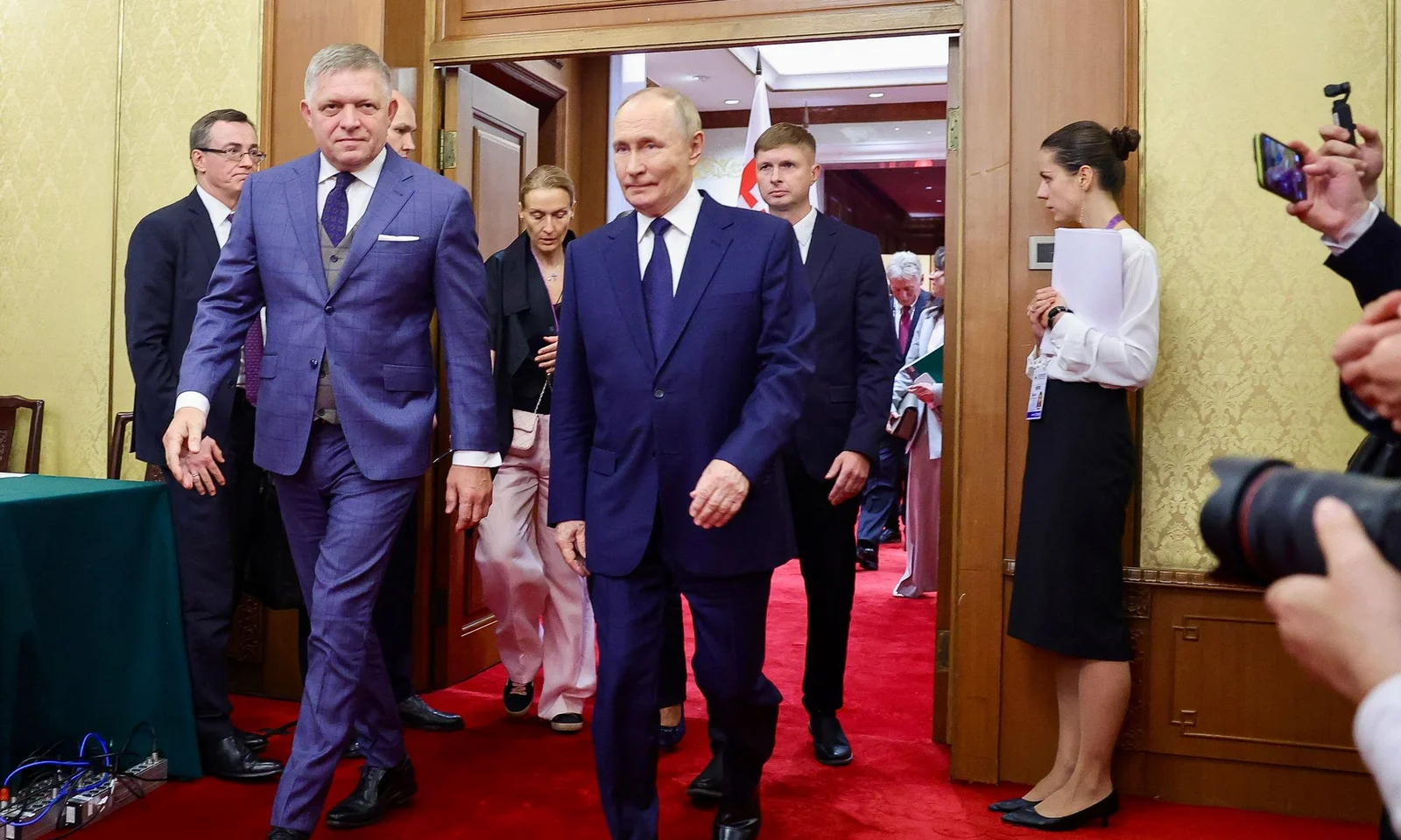 Putin and Slovak Prime Minister Fico Discuss Energy and Independence in Beijing