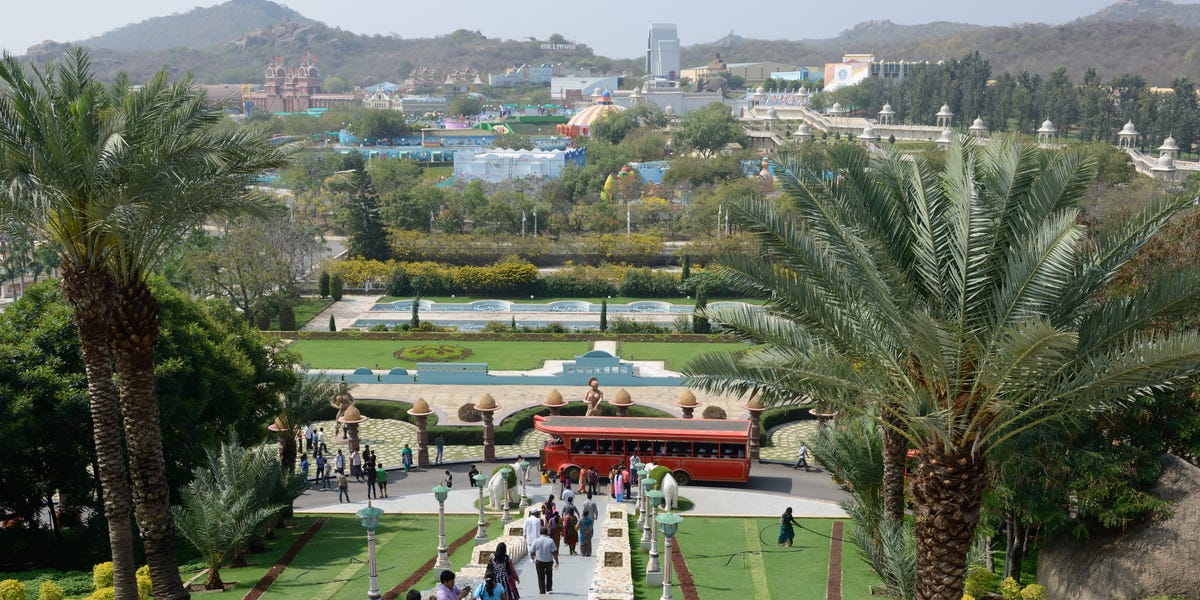 "Tragic Fall: Tech CEO's Fatal Accident at Company Event"