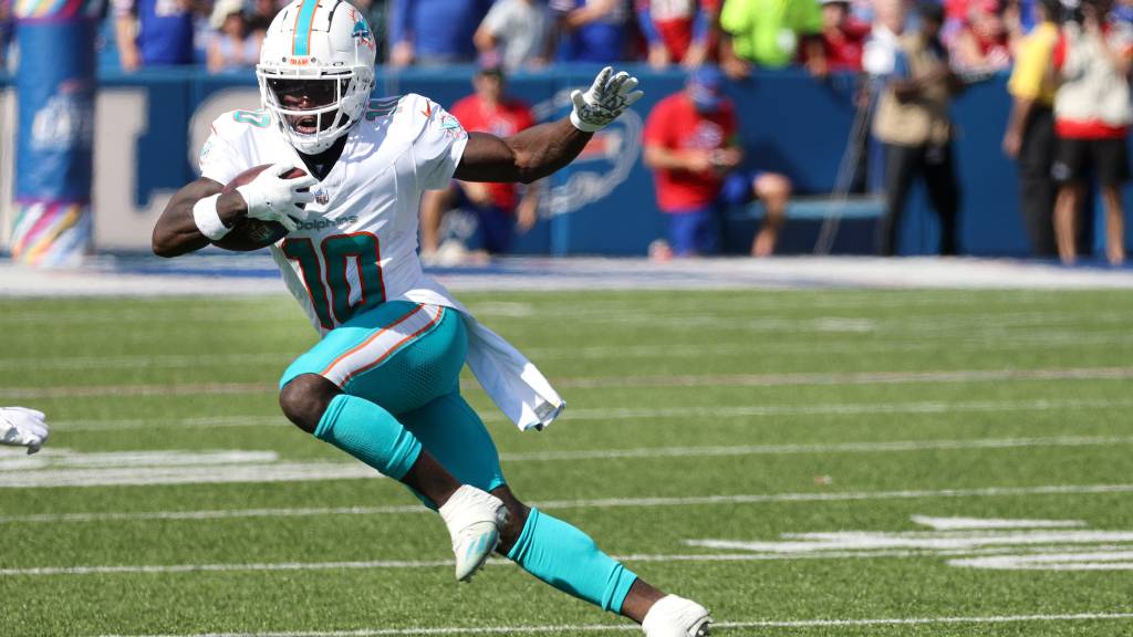 Featured image for "Dolphins Boost Offense with Trade for WR Chase Claypool"
