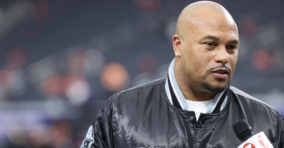 "Antonio Pierce's 'Jordan Rules' Plan to Stop Patrick Mahomes Revealed"