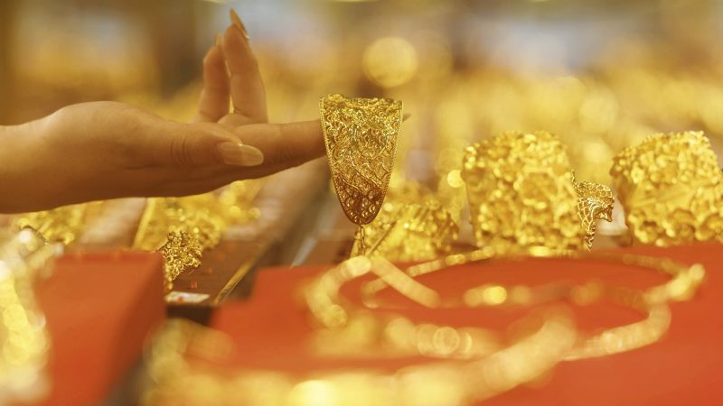 Gold Reaches All-Time High Amid Rate-Cut Expectations and Market Uncertainty