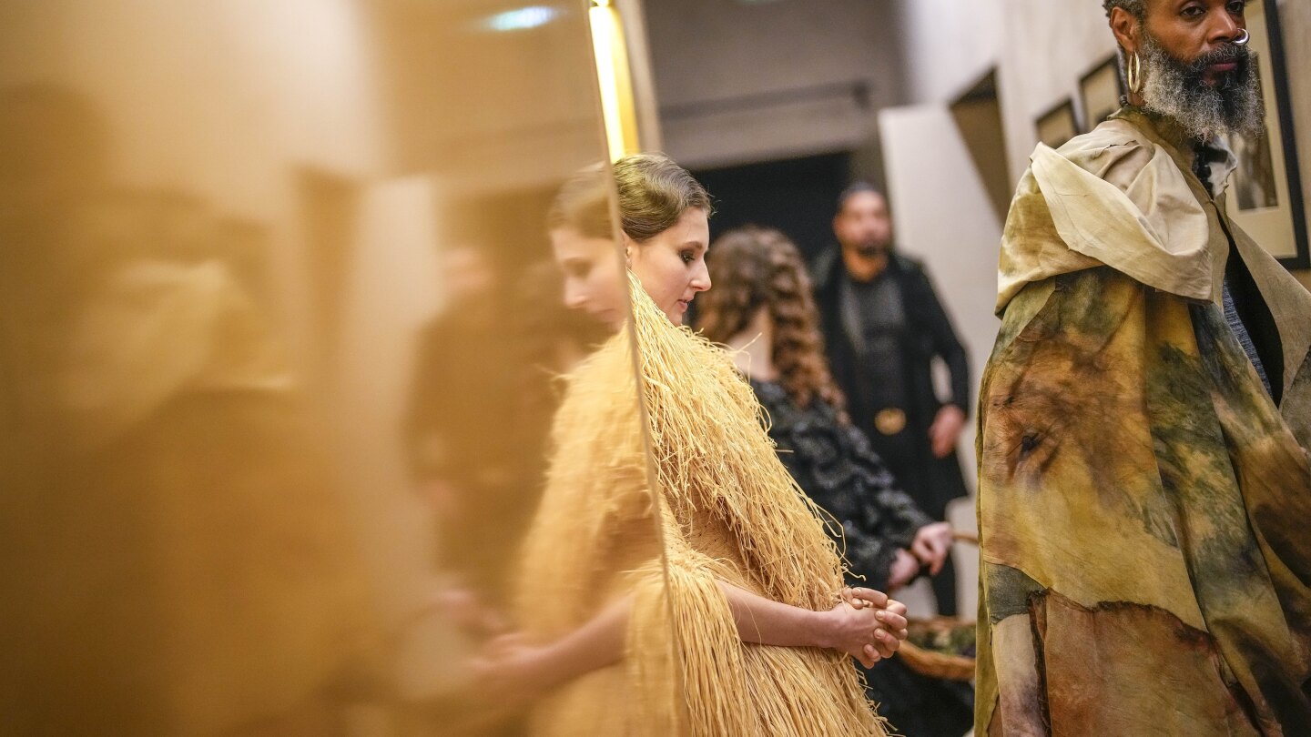 Featured image for "Jennifer Lopez Steals the Show at Paris Couture Week"