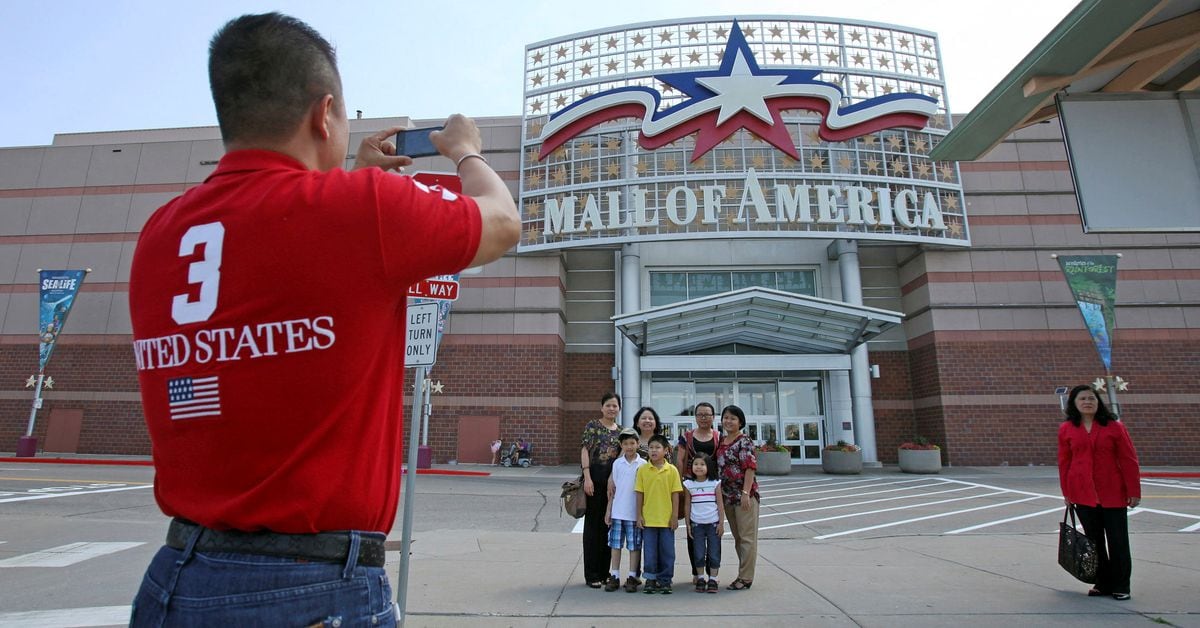 Featured image for Mall of America wins battle against Sears' cheap lease.