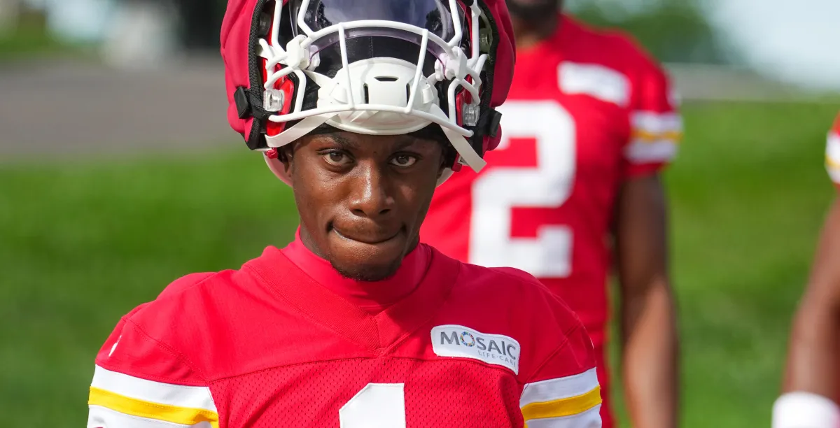 Chiefs' Xavier Worthy doubtful for Eagles game after shoulder injury