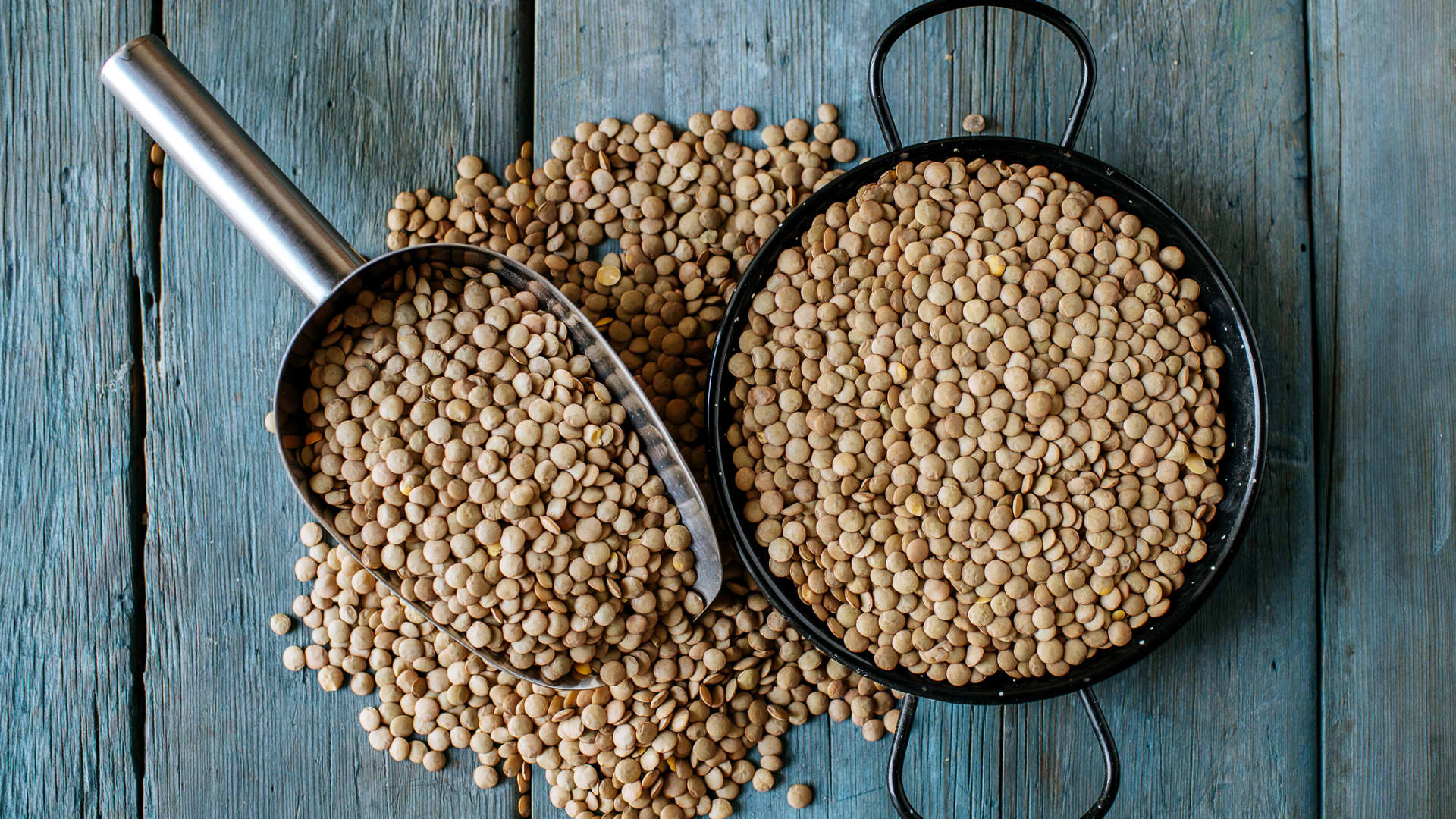 Featured image for "Experts debunk common food myths and promote balanced eating habits"