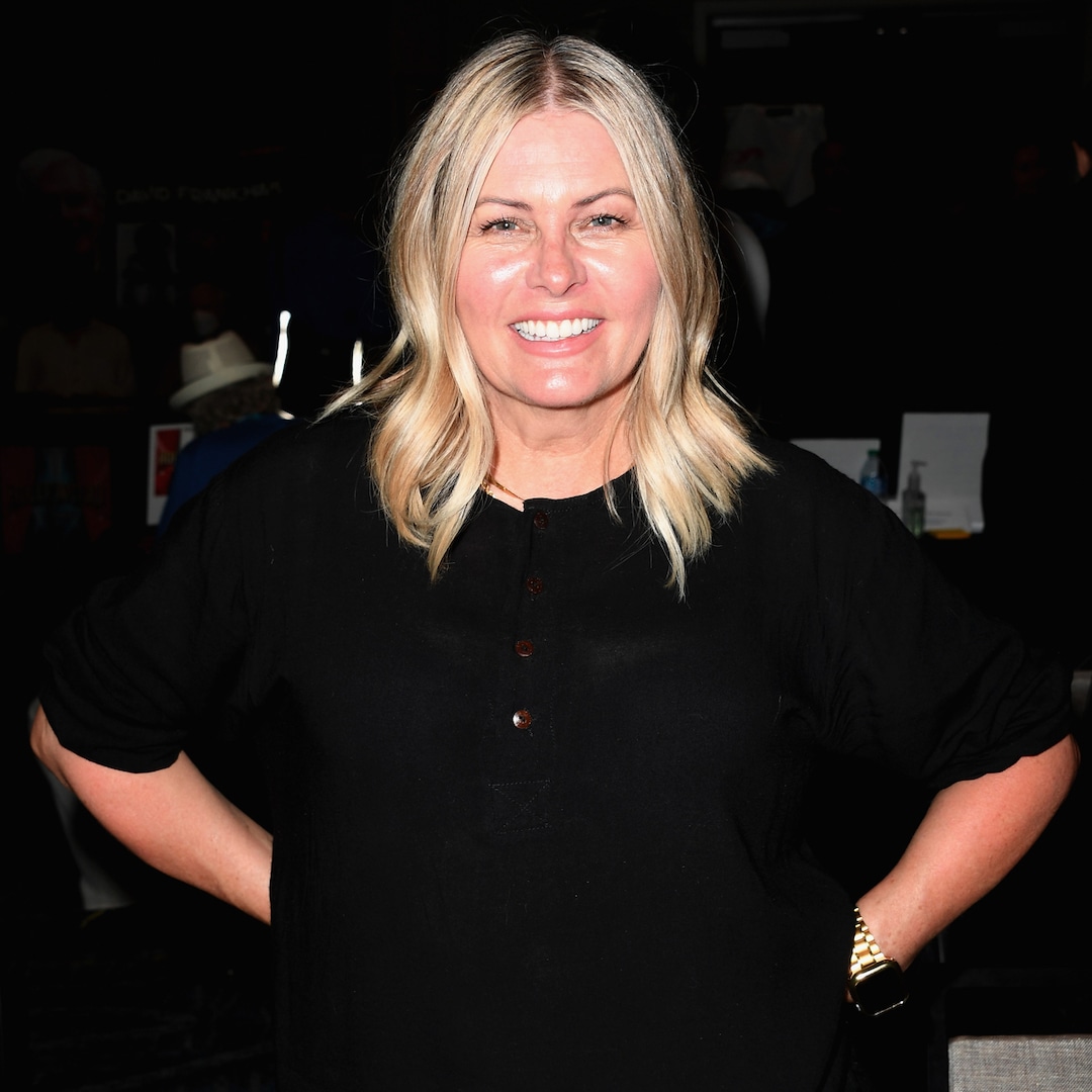 Featured image for Nicole Eggert Shaves Head in Cancer Battle