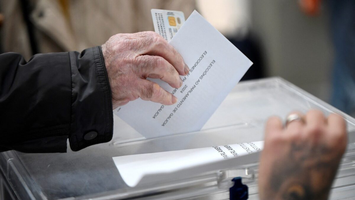 Featured image for "Conservatives Dominate Galician Elections, Dealing Blow to Spanish PM Sanchez"