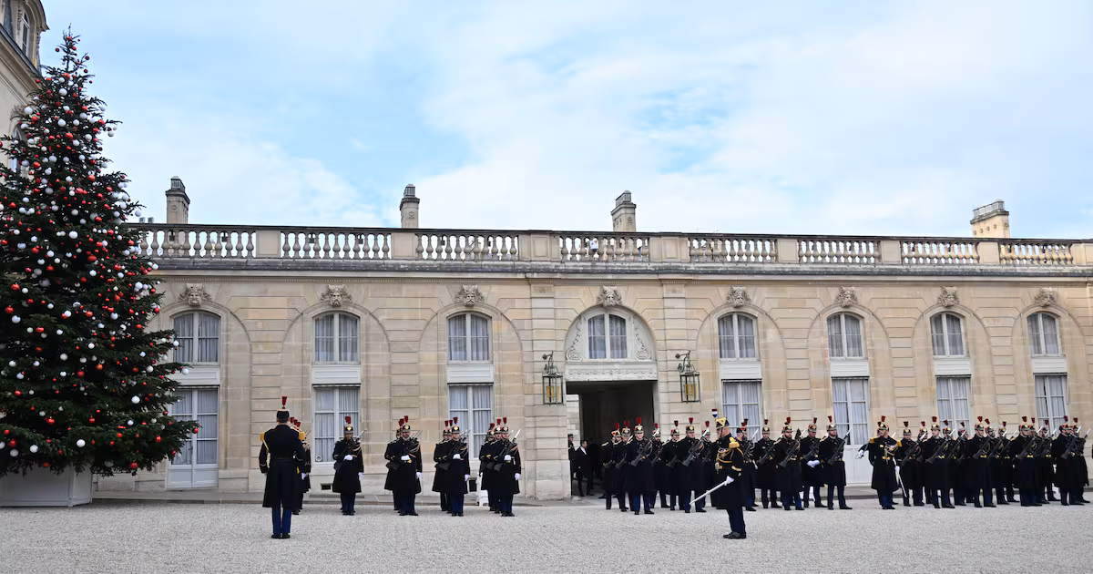 Featured image for Elysee Palace Staff Face Trial Over Silverware Theft and Sale
