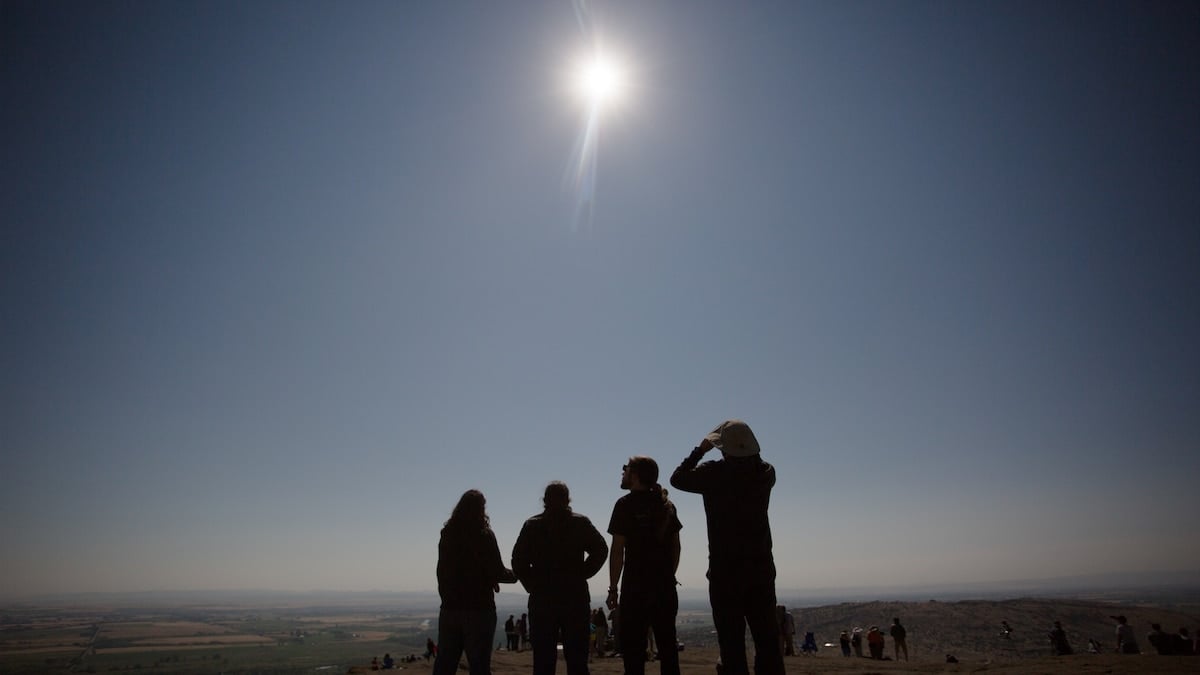 Featured image for "Top Cities and Essential Tips for Viewing the 2024 Total Solar Eclipse"