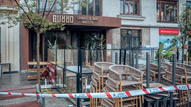 Madrid restaurant fire caused by flambéed pizza leaves 2 dead and 12 injured.