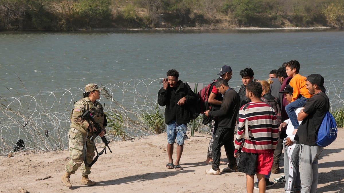 Border Feud: Supreme Court Ruling and Texas-Federal Clash