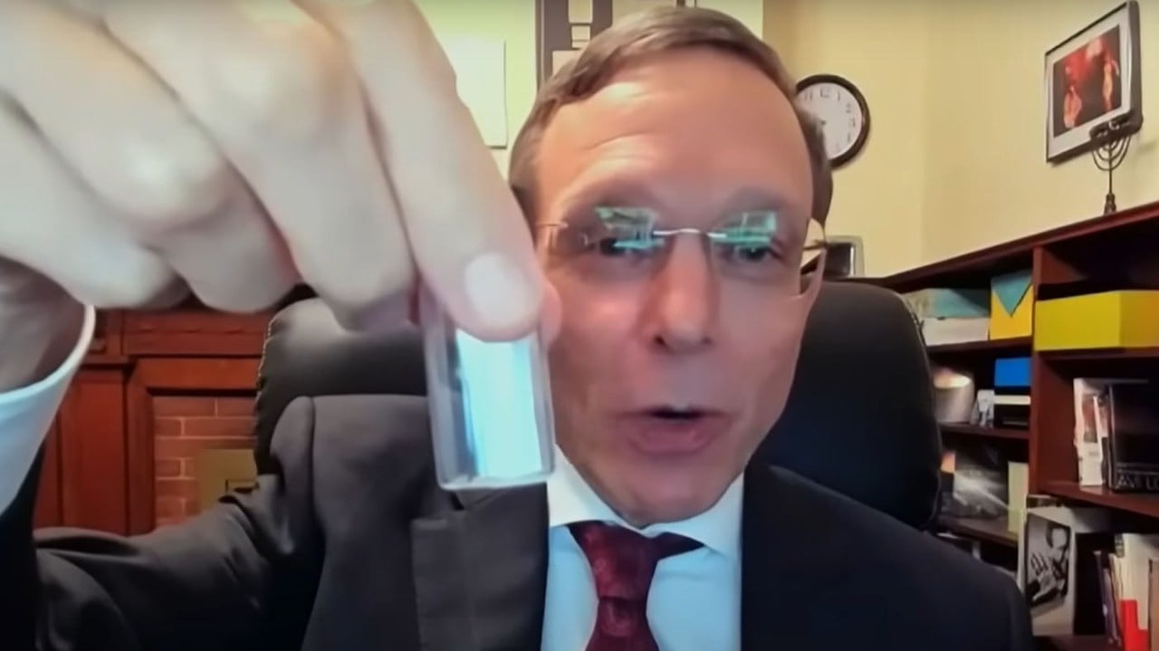 "Harvard physicist discovers potential alien technology in interstellar meteor fragments"