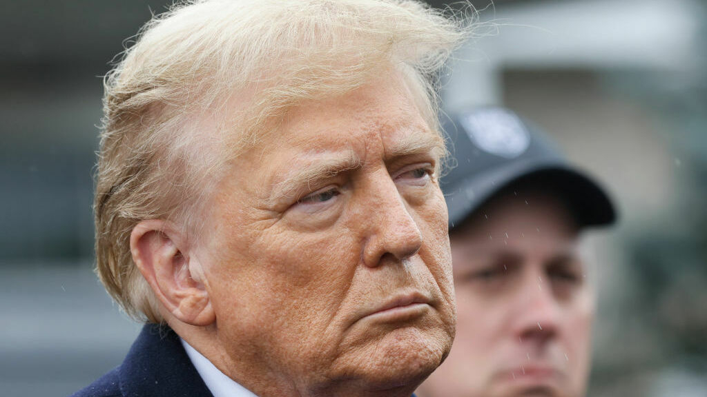 "Trump Posts $175 Million Bond to Avoid Asset Seizure in Civil Fraud Case"