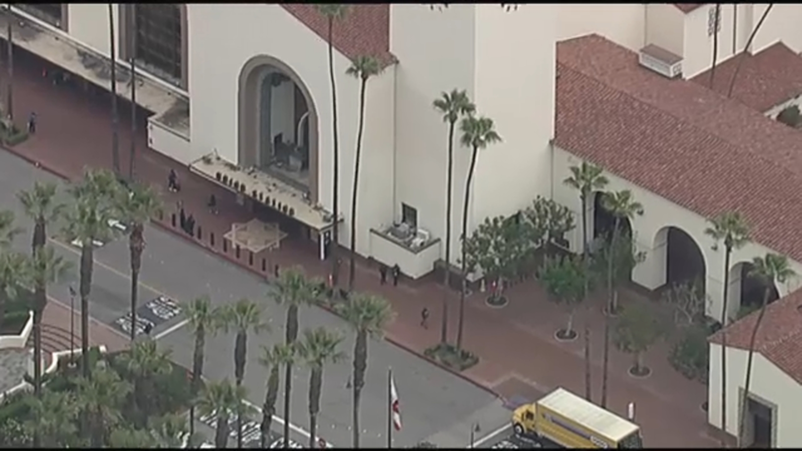 Featured image for Texas Sends Migrants to LA Amid Tropical Storm Hilary, Sparks Outrage