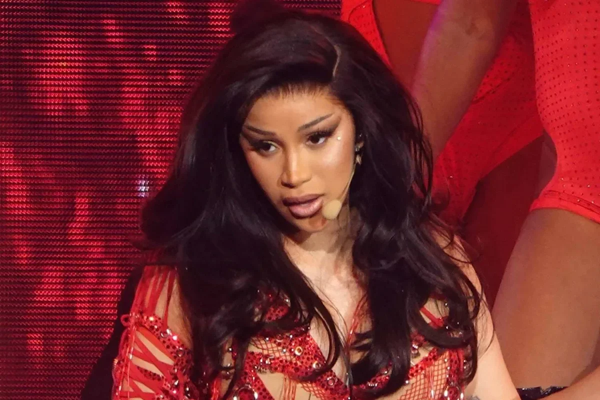 Cardi B Jokes Government After Onstage Chair Slip During Vegas Show
