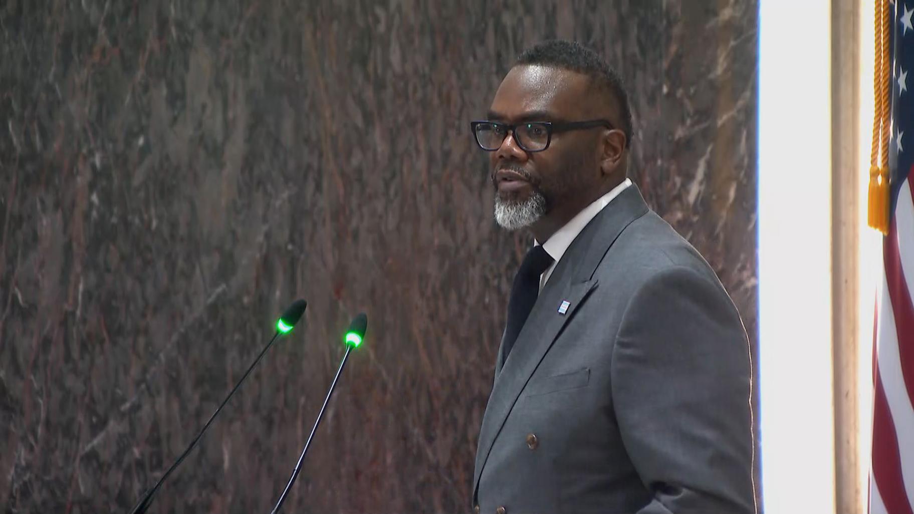 Featured image for Mayor Johnson Delays Chicago's 2025 Budget Vote Amid Financial Struggles