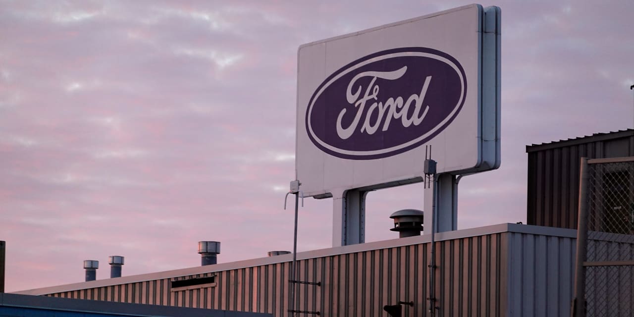 Featured image for Analyst Recommends Buying Ford Stock During Gap Opportunity.