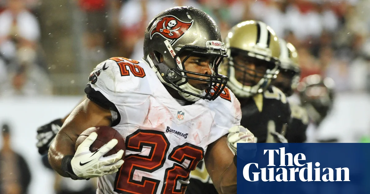Featured image for Former NFL Star Doug Martin Dies at 36 in Oakland Police Custody