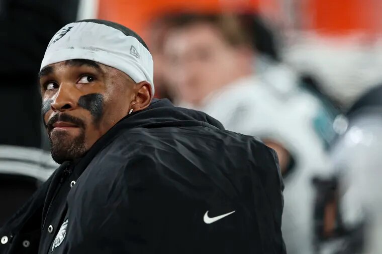 Eagles' Lane Johnson Suffers High Ankle Sprain in Loss to Jets