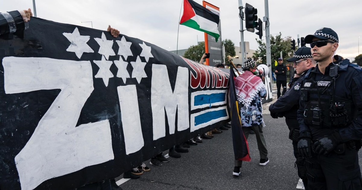 Featured image for Pro-Palestine Protesters Block Israeli Ship in Melbourne