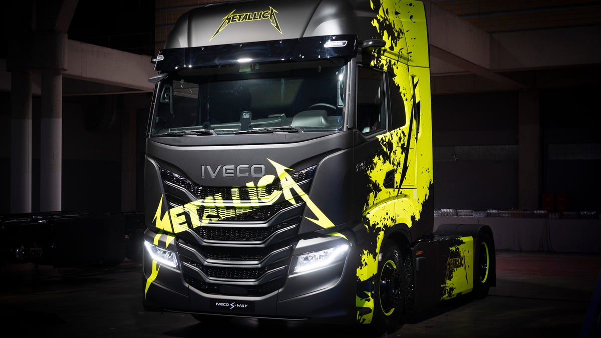 Featured image for "Metallica's Futuristic Tour Transportation: Hydrogen-Powered Trucks"