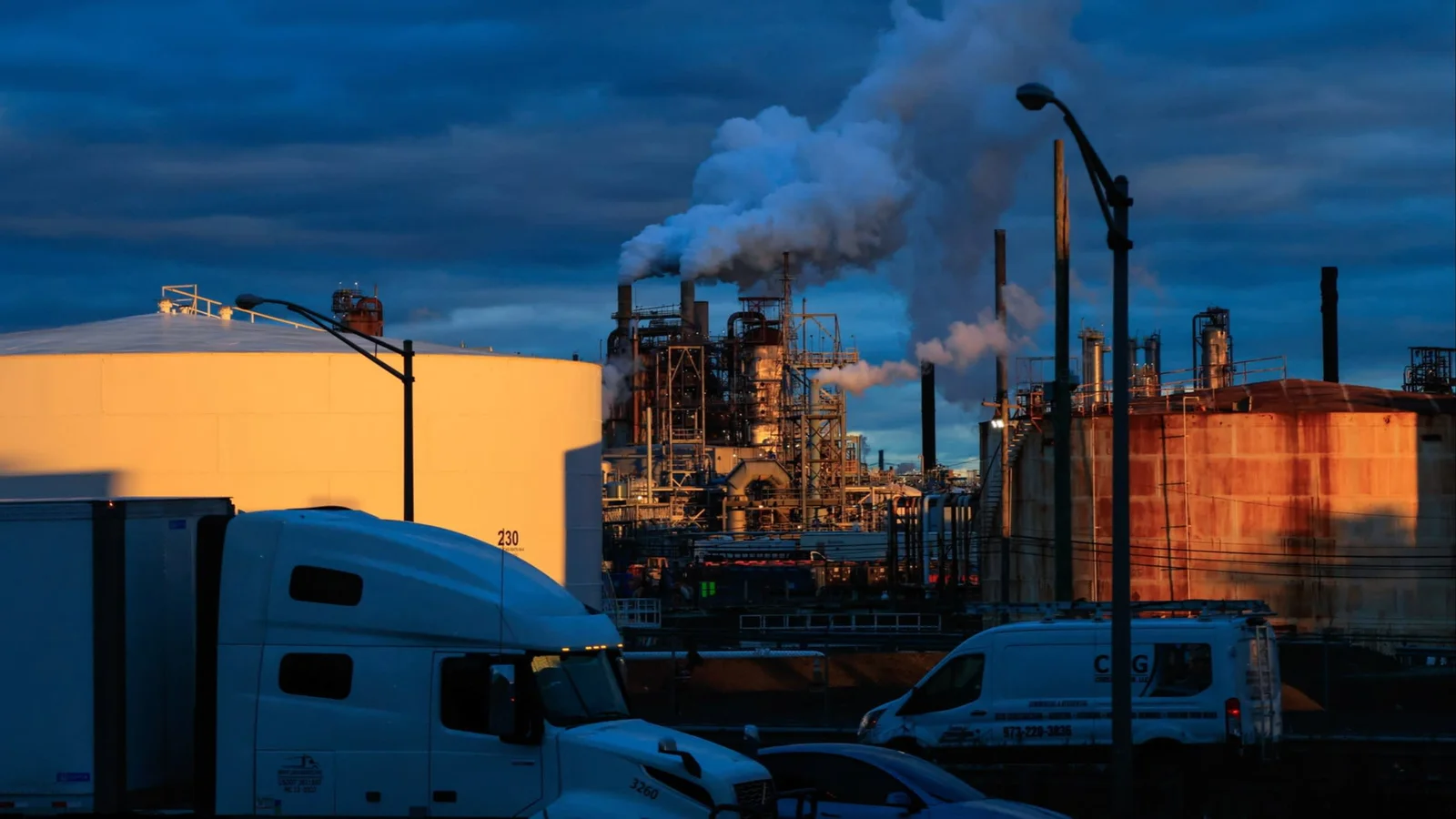 Oil slips as US-Iran tensions ease