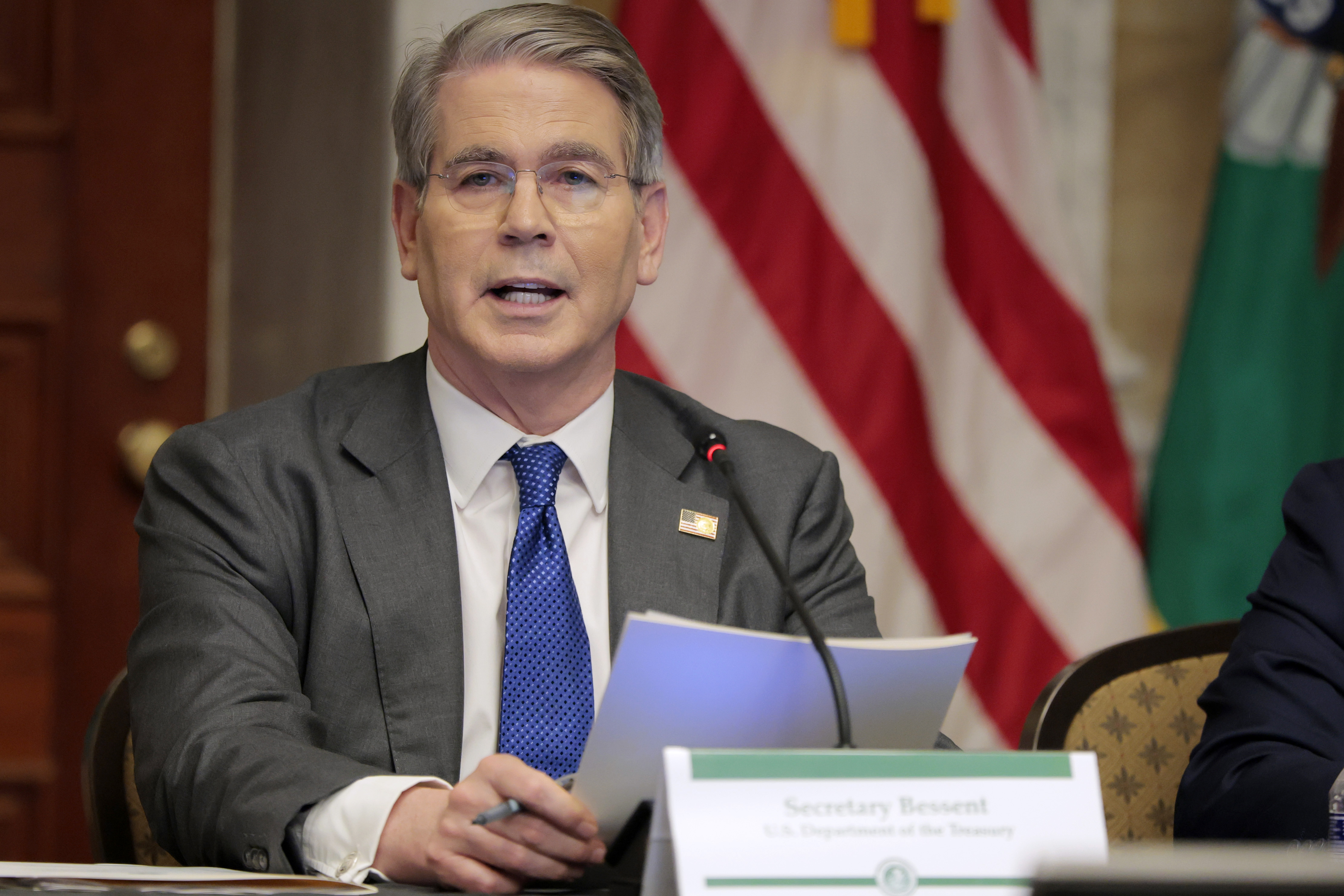 Featured image for Trump administration plans to relax big bank capital regulations