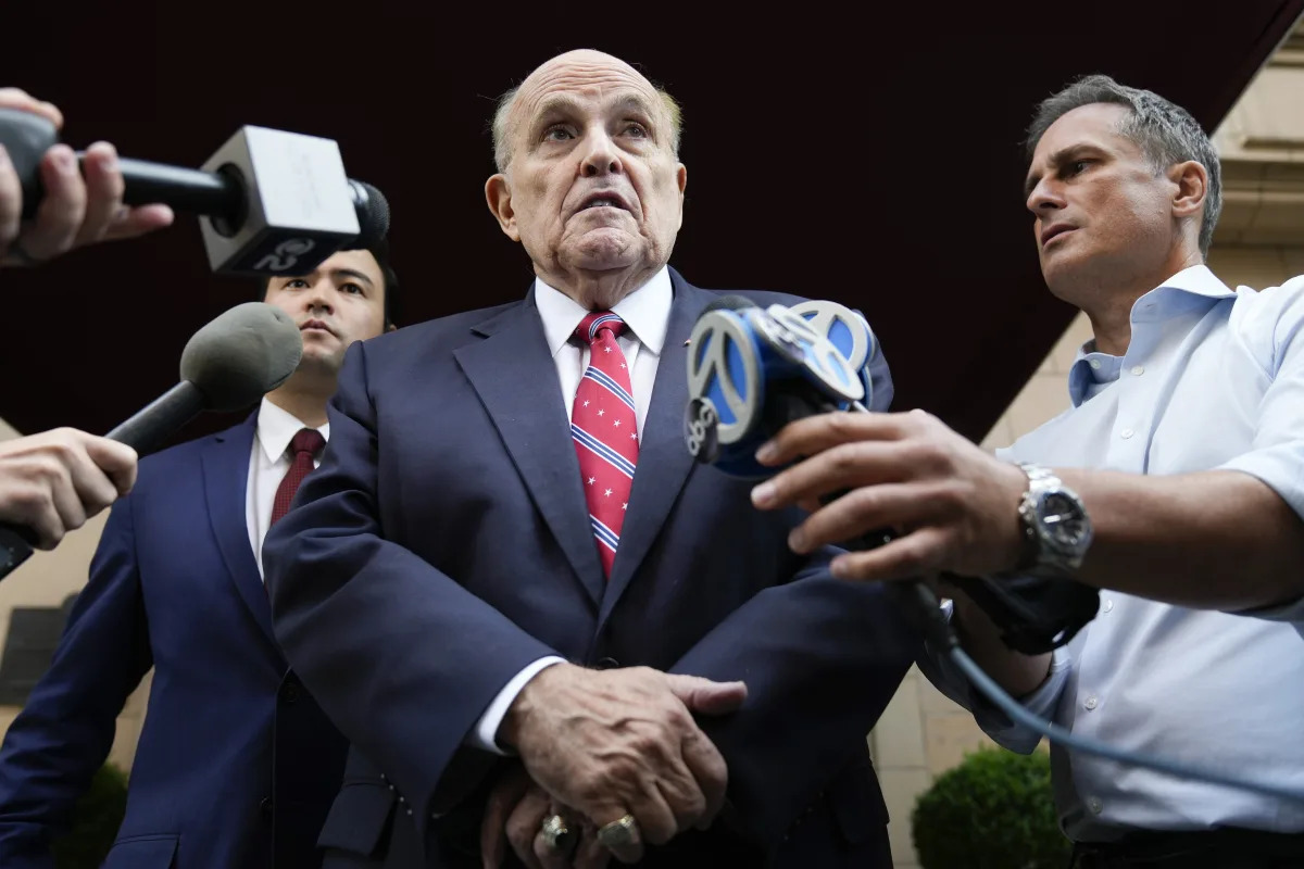 "Trump's High-Stakes Fundraiser Aids Giuliani's Legal Expenses"