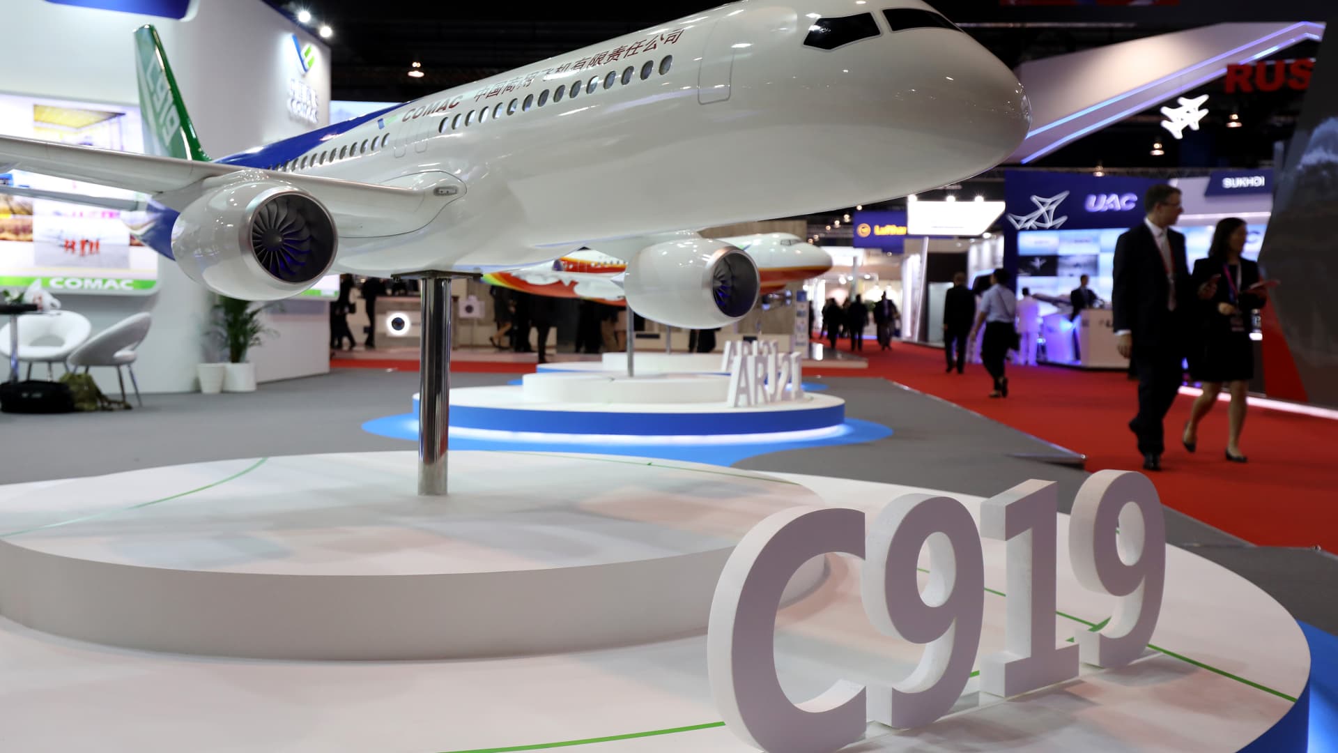 Featured image for "Chinese Aircraft Take Center Stage at Singapore Airshow"