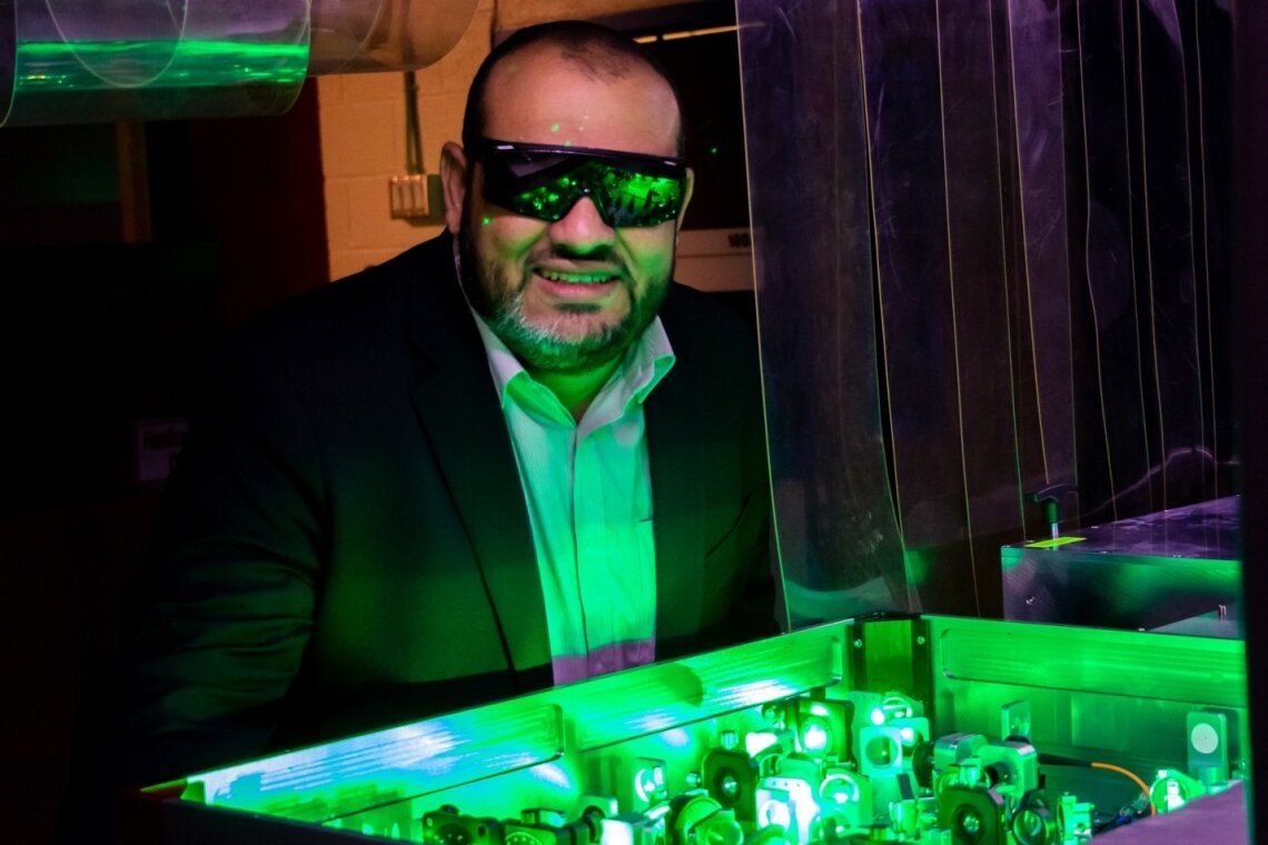 Featured image for Quantum light manipulation enables record-breaking optical switching and beam-steering.