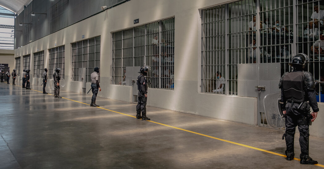 Featured image for Legal Battles and Movements of Migrants Amid U.S. Immigration Disputes