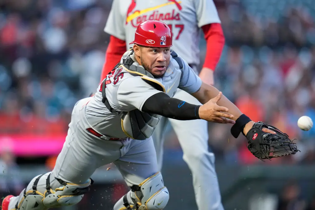Featured image for Cardinals remove Willson Contreras from catcher position after $87.5 million contract.