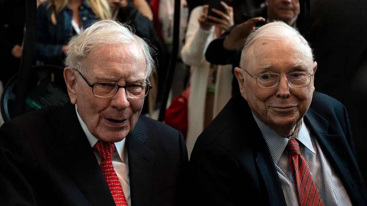Featured image for "Warren Buffett's Annual Letter: Record Cash, Wall Street Warning, and Charlie Munger Tribute"