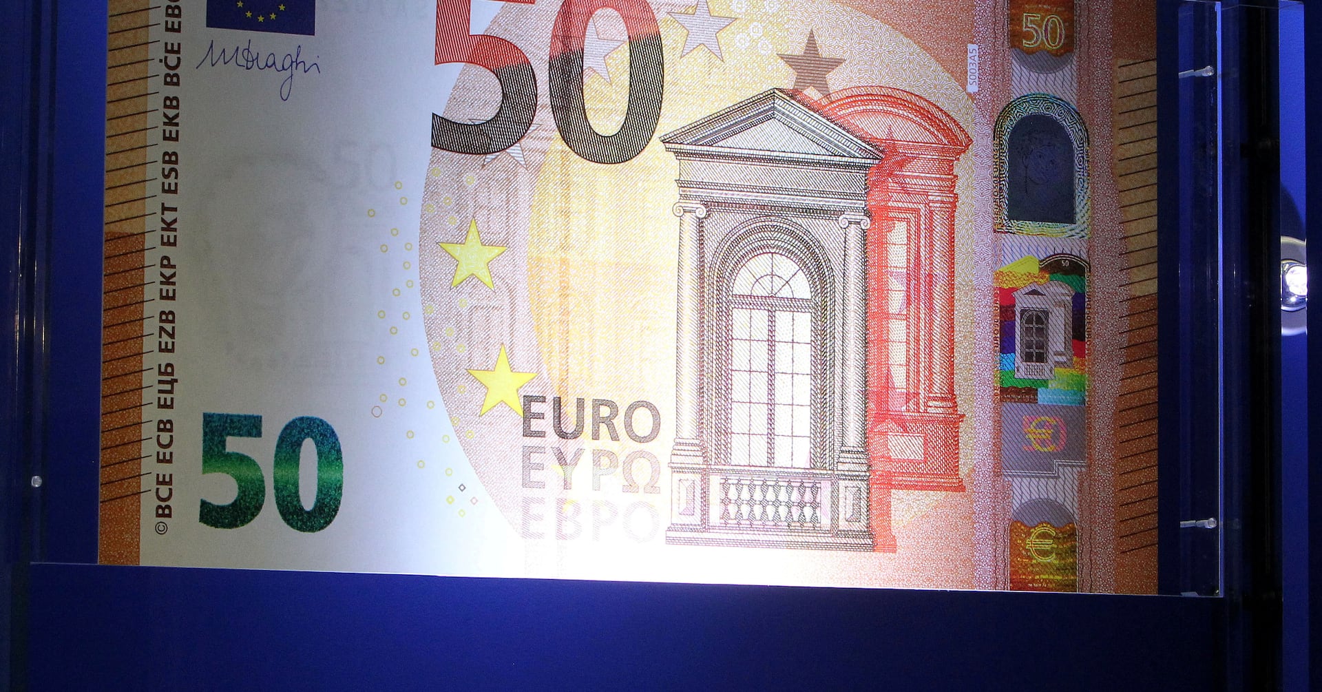 "EU Leaders Endorse Seizing Russian Assets to Arm Ukraine, Despite Opposition from Western Banks and Some Member States"