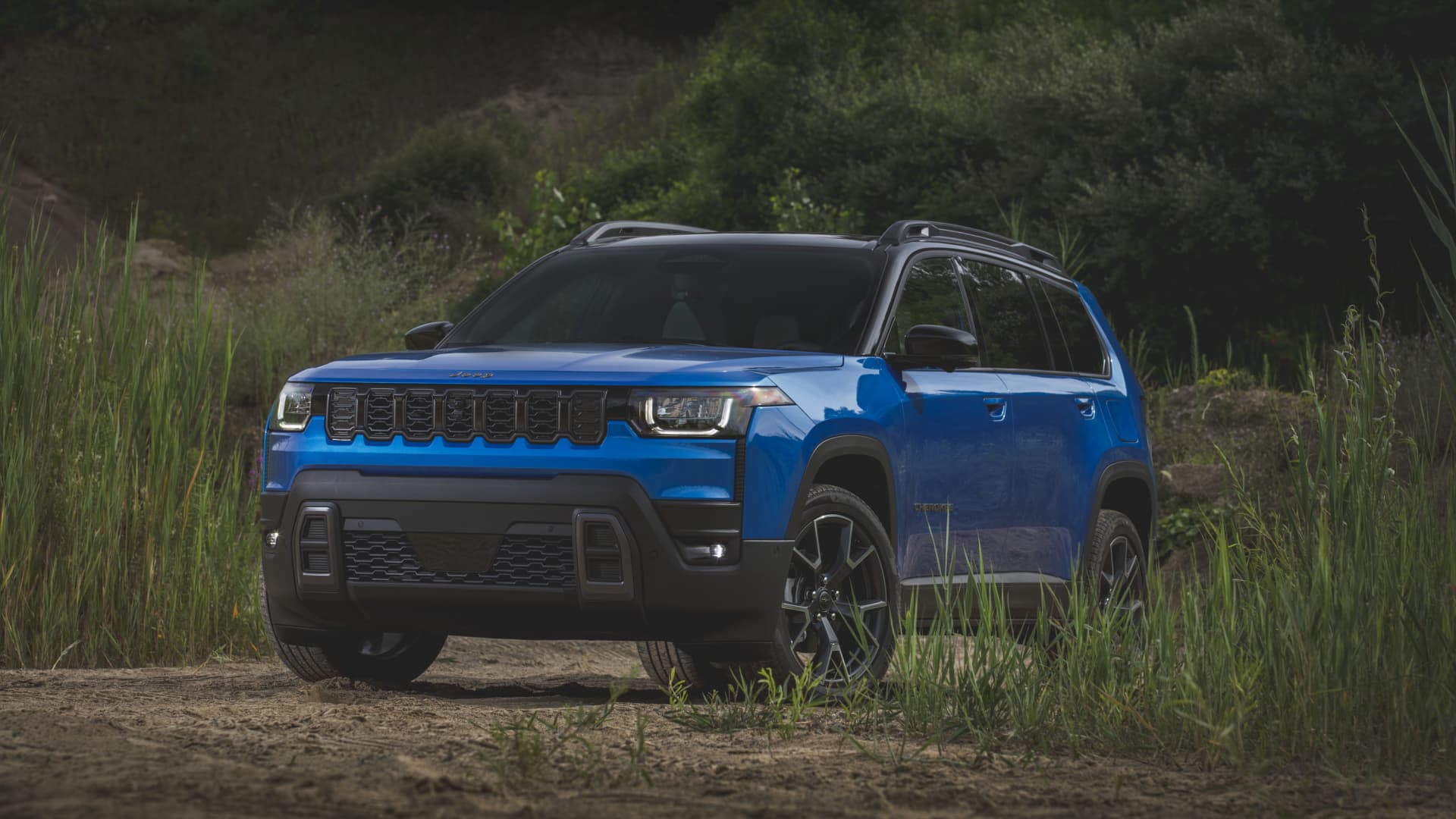 Featured image for Jeep Unveils 2026 Cherokee Hybrid to Boost Sales and Modernize Its Lineup