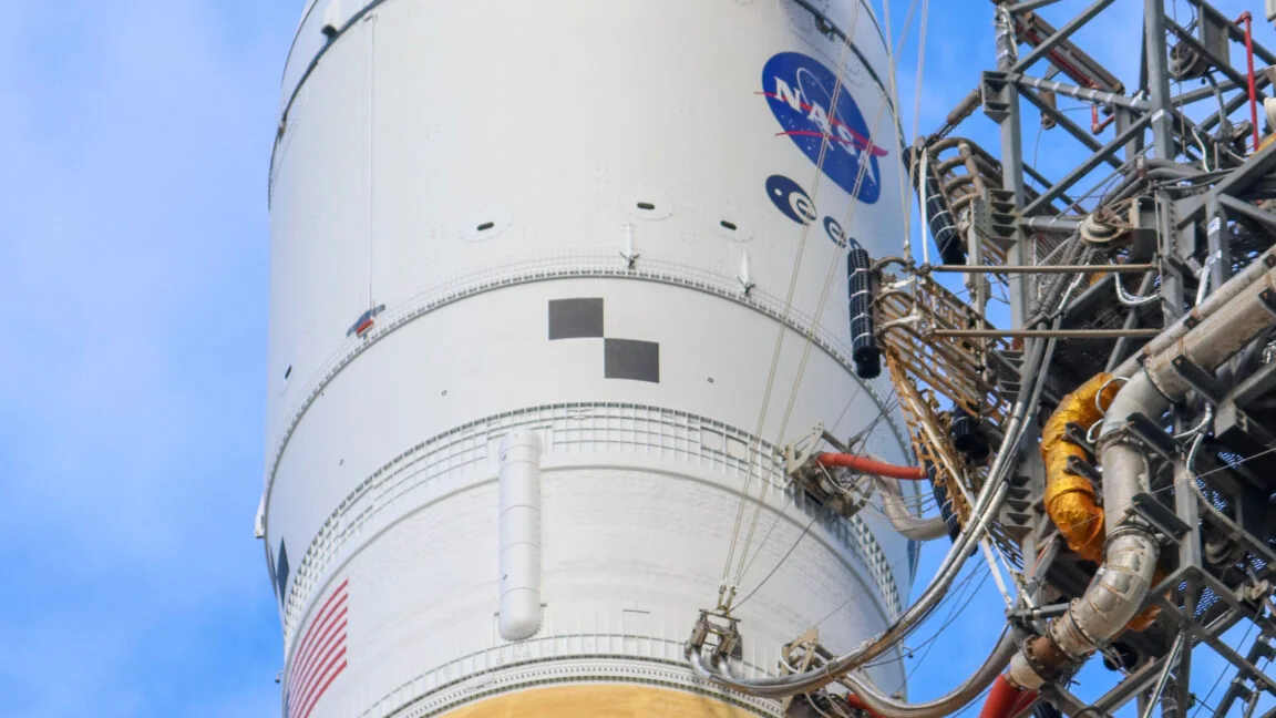Artemis II Rollback to VAB Delays Moon Mission
